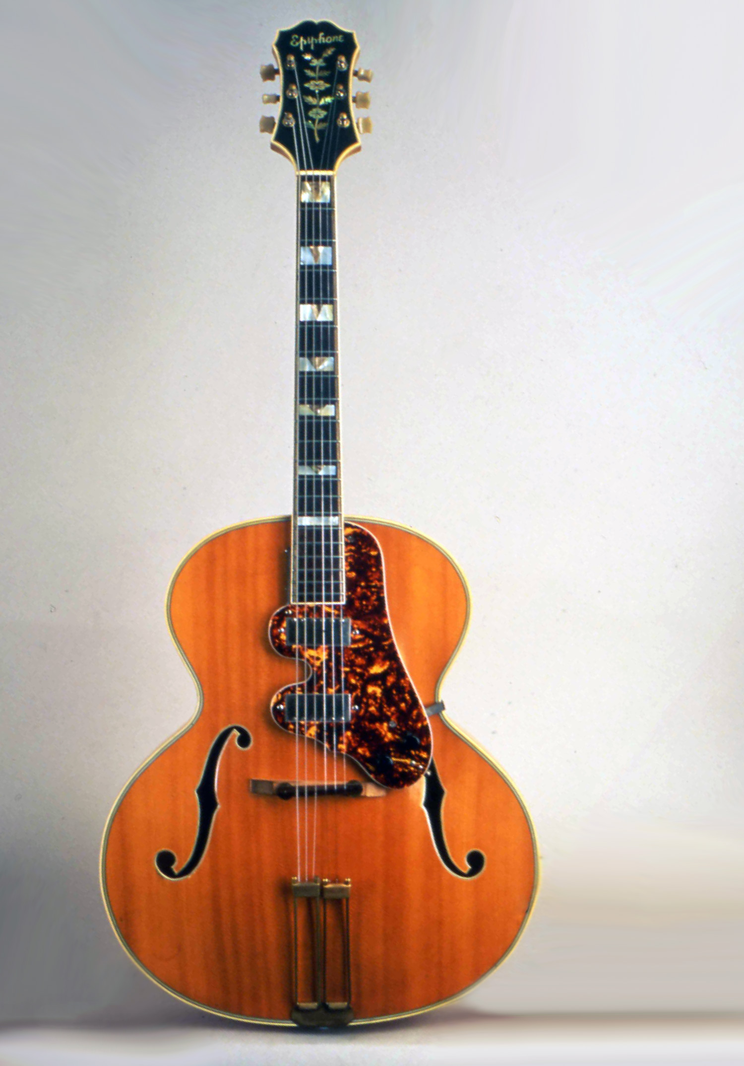 Image of the Epiphone Emperor Guitar