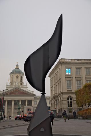 The Whirling Ear by Alexander Calder was a commission made for the pool in front of the United States Pavilion at the Brussels Universal and International Exhibition. 