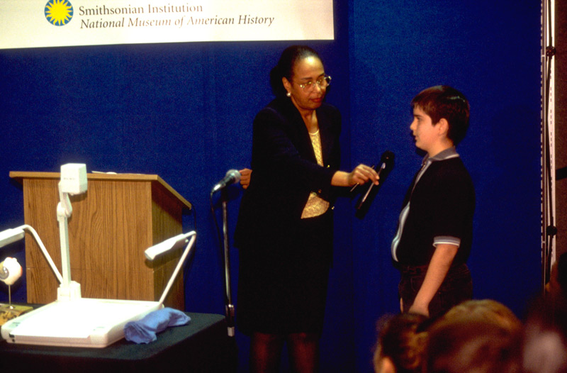 Image of Patricia Bath with student