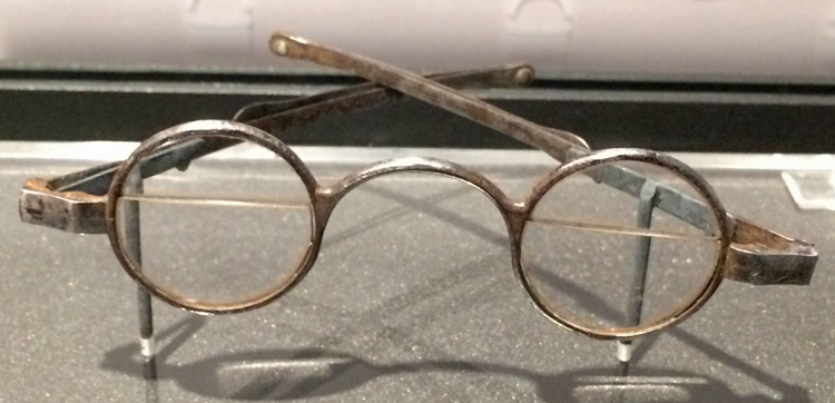 Bifocal eyeglasses from about 1790, based on Franklin’s original design