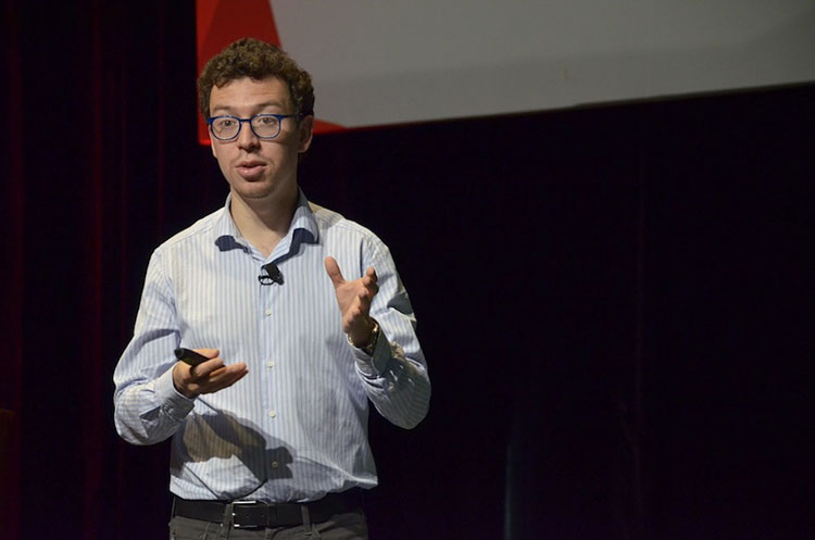 Luis von Ahn speaking on stage at the Wikimedia conference in Mexico in 2015.